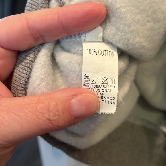 Gnome, merry Christmas sweatshirt - Picture 2 of 2